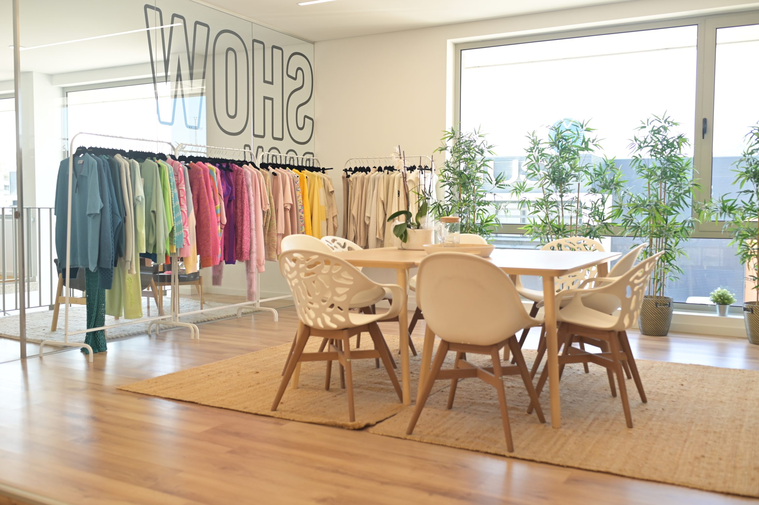 Showroom view 2